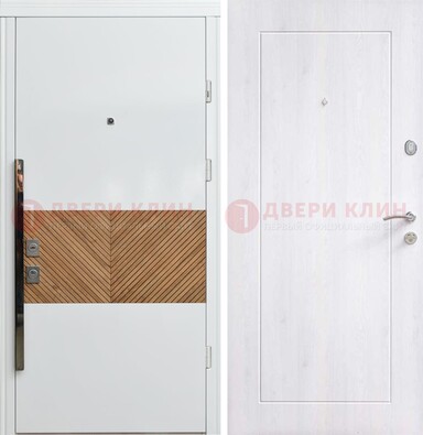 Белая железная дверь МДФ горизонтальной вставкой ДМ-265 в Краснознаменске