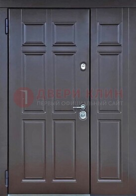 Тёмная двухстворчатая входная дверь для коттеджа с МДФ ДМ-533 в Краснознаменске