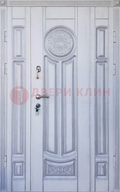 Белая двухстворчатая дверь с массивом дуба ДМД-72 в Краснознаменске