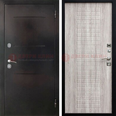 Черная железная дверь с порошковым покрытием и филенчатой МДФ ДП-221 в Курске