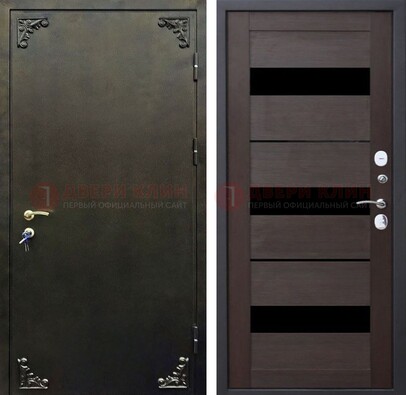 Темная входная дверь с порошковым покрытием и МДФ со стеклом ДП-236 в Краснознаменске