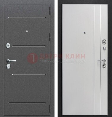 Серая железная дверь с порошковым напылением и МДФ с молдингами ДП-264 в Краснознаменске