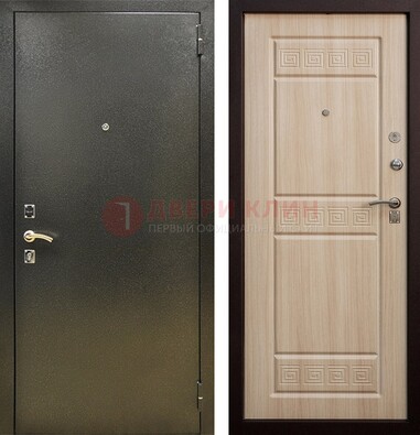 Железная темно-серая дверь с порошковым напылением и МДФ с резьбой ДП-276 в Краснознаменске