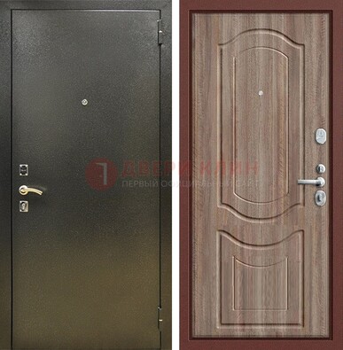 Темно-серая входная дверь с порошковым покрытием и коричневая МДФ ДП-290 в Краснознаменске