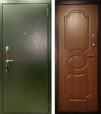 Зеленая железная дверь с порошковым напылением ДП-307 в Краснознаменске