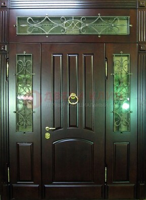 Стальная парадная дверь со стеклом и ковкой ДПР-18 для деревянного дома в Краснознаменске
