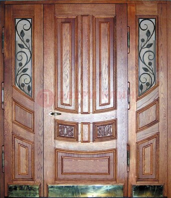 Парадная дверь со стеклом и ковкой ДПР-35 для загородного дома в Краснознаменске