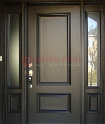 Парадная дверь с отделкой массив ДПР-65 в загородный дом в Краснознаменске