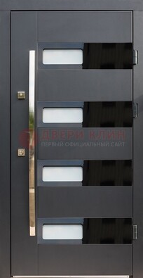 Черная стальная дверь МДФ хайтек со стеклом ДС-16 в Краснознаменске
