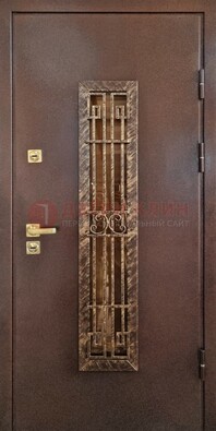 Металлическая дверь с порошковым напылением со стеклом и ковкой ДСК-110 в Краснознаменске
