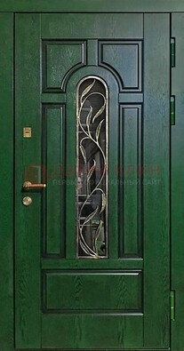 Зеленая железная дверь со стеклом и ковкой ДСК-111 в Ростове-На-Дону