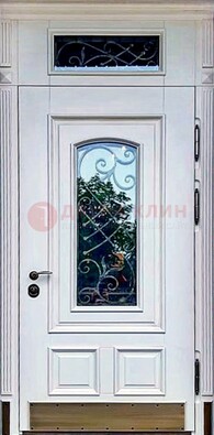 Металлическая дверь со стеклом и ковкой в белом цвете ДСК-148 в Краснознаменске