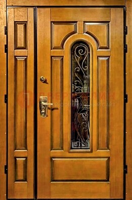 Распашная металлическая дверь со стеклом и ковкой для дома ДСК-152 в Краснознаменске