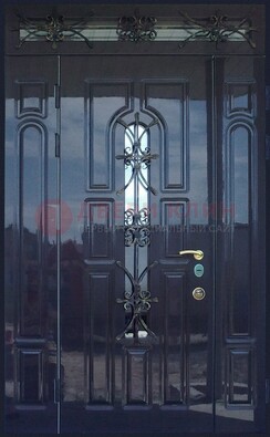 Глянцевая полуторная дверь Винорит стекло и ковка ДСК-275 в Краснознаменске