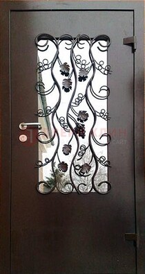 Металлическая дверь со стеклом и ковкой ДСК-43 в офис в Краснознаменске