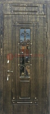Зеленая входная дверь со стеклом и ковкой ДСК-67 в Краснознаменске