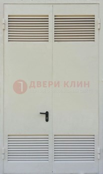 Белая металлическая противопожарная дверь с вентиляционной решеткой ДТ-6 в Краснознаменске