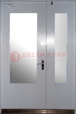 Белая  тамбурная дверь со стеклянными вставками ДТМ-18 в Краснознаменске