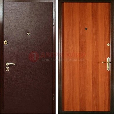 Коричневая металлическая дверь с винилискожей ДВ-20 в Краснознаменске