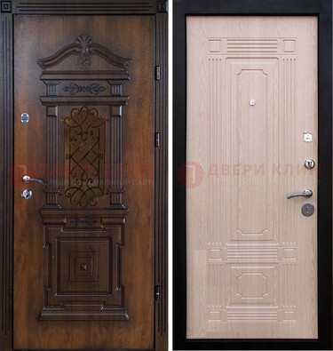 Входная коричневая дверь с виноритом и узором Белый дуб внутри ДВТ-126 в Краснознаменске