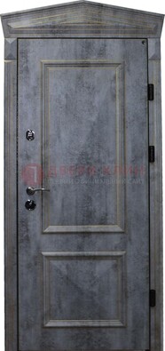Серая железная уличная дверь с виноритом ДВТ-60 в Краснознаменске