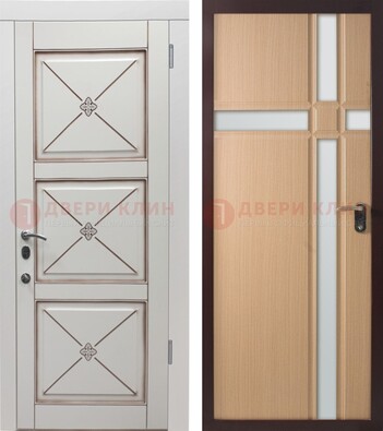 Белая уличная дверь с зеркальными вставками внутри ДЗ-94 в Краснознаменске